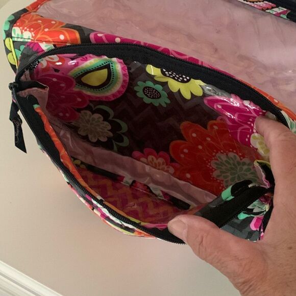 VERA BRADLEY Hangup Toiletries Bag - Picture 7 of 7